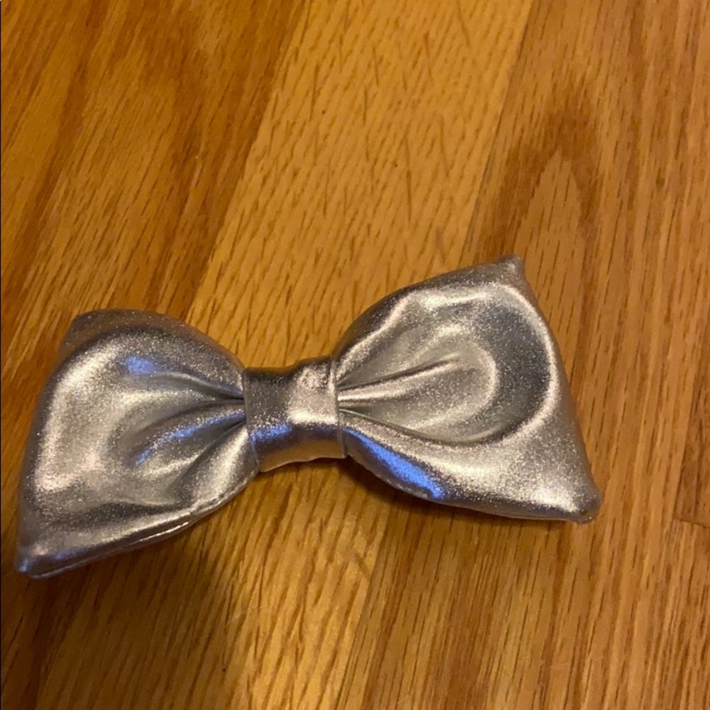 Silver bow
